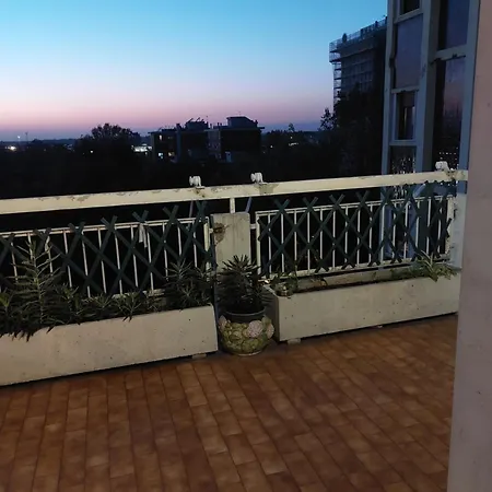 Δωμάτια σε οικογενειακή κατοικία #punto Fm 7# *