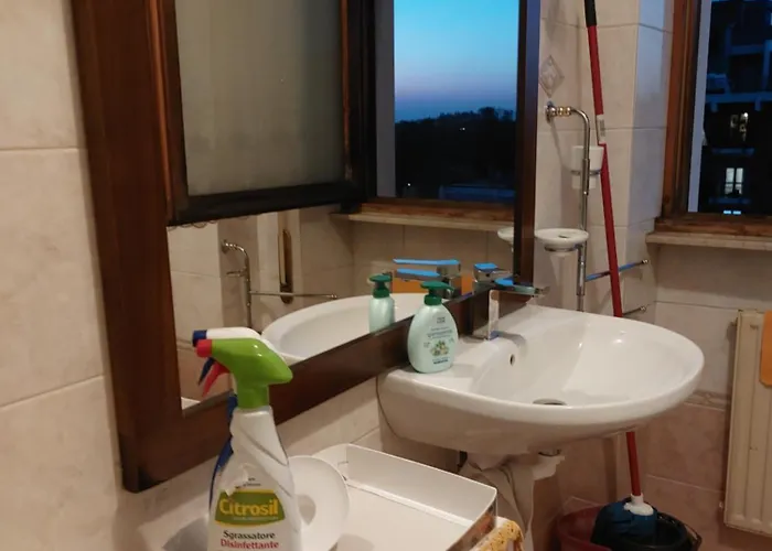 #punto Fm 7# Δωμάτια σε οικογενειακή κατοικία